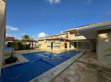 Casa de 5 quartos, Brasília · 4 SUÍTES, SENDO 2 COM HIDROMASSAGEM E CLOSET/SUÍTE MASTER/PISCINA AQUECIDA/SAUNA/CHURRASQUEIRA