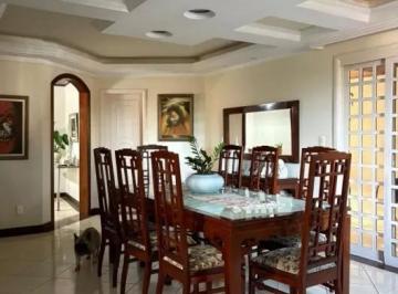 Casa de 3 quartos, Brasília · Casa com 3 Quartos e à Venda na Asa Sul