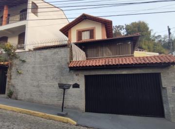 Casa · 316m² · 3 Quartos · 2 Vagas · Casa em rua tranquila, medindo 316m² - Centro -Nova Friburgo