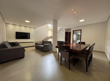 Casa de 4 quartos, Vicente Pires · Rua 08, armários, quintal, varanda lote com 400m²