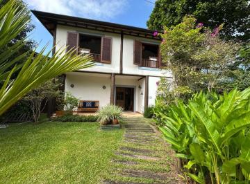Casa de 7 quartos, São Sebastião · Residência na Praia da Baleia com 7 Suítes e Amplo Terreno de 1.100m²