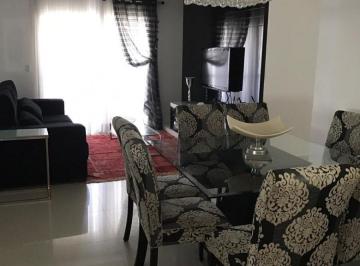 Apartamento de 3 quartos, Balneário Camboriú · Locação Anual Apartamento com 3 Dormitórios e Dependência na Rua 3300
