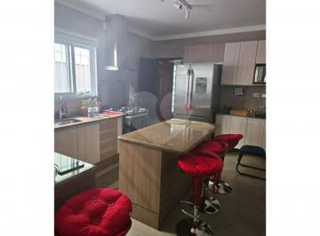 Casa de 3 quartos, São Paulo · Sobrado à Venda com 3 Quartos, Suíte e Área Gourmet Completa