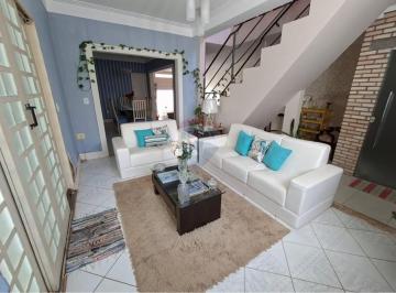 Casa · 310m² · 3 Quartos · 1 Vaga · Sobrado no Condomínio Serra Azul com 310m² Construídos 3 Quartos com 2 Suítes e Closet Vista Livre