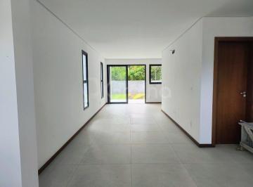 Casa · 165m² · 3 Quartos · 2 Vagas · Casa Residencial de 165m² com 3 quartos no Ribeirão da Ilha