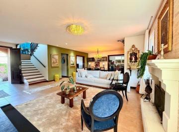 Casa · 289m² · 3 Quartos · 4 Vagas · Casa de 286m² na Lagoa da Conceição