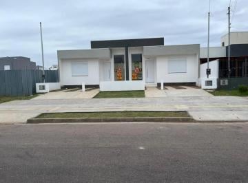 Casa · 140m² · 2 Quartos · 1 Vaga · Casa em Country Club