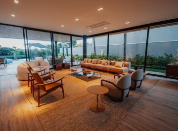 Casa de 6 quartos, Brasília · Seu paraíso particular no Lago Sul | 1.112,36 m² de área construída | 5 suítes | projeto assinado