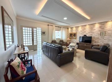 Casa de 5 quartos, Sobradinho · Ótima casa condomínio rk, 5 quartos, 4 banheiros, Região Dos Lagos, Sobradinho df