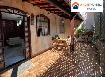Casa · 267m² · 5 Quartos · 2 Vagas · Rara Oportunidade: Casa Plana com 5 Quartos e Espaço Gourmet Tradicional no Itapoã BH