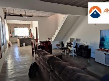 Casa · 200m² · 3 Quartos · 3 Vagas · Casa com entrada independente 3 quartos sendo 01 com suite à venda, 200 m² por R$ 400.000 - Maria He