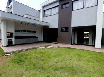 Casa · 209m² · 3 Quartos · 3 Vagas · Vendo casa em condominio fechado com 03 quartos sendo 01 suite master com 208,75m² no bairro Garças