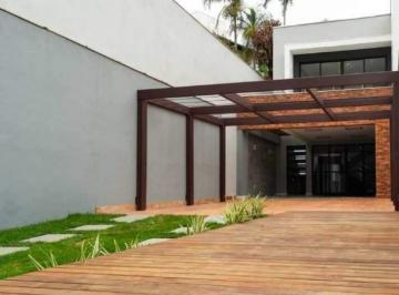 Casa · 205m² · 4 Quartos · 2 Vagas · Vendo casa em condomínio com 240m², 04 quartos sendo 01 suite e closet no valor de 1.690.000,00 no b