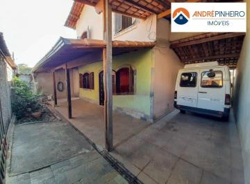Casa · 266m² · 4 Quartos · 5 Vagas · Casa Ampla de 4 Quartos + Edícula Independente no Rio Branco – Lote de 360m² BH