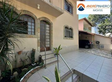 Casa · 186m² · 4 Quartos · 2 Vagas · Casa à Venda no Bairro Itapoã - 4 Quartos, Suíte, 2 Vagas, 3 banhos e 186m²-R$960.000,00