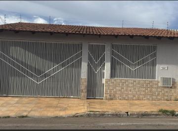 Casa de 2 quartos, Brasília · Casa de Laje com 3 Quartos, desocupada com 1 suite;