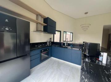 20260507203450_07.jpg · Casa à Venda  Zona Leste | 3 Quartos | Cozinha Planejada e Espaço Gourmet