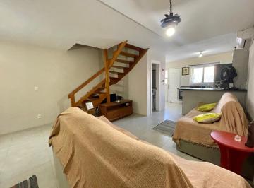 Casa · 100m² · 3 Quartos · 1 Vaga · 
                                Sobrado Geminado à venda no Bairro Centenário em Torres!
          