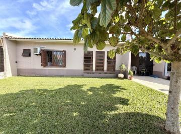 Casa · 2 Quartos · 1 Vaga · 
                                Casa com excelente localização em Atlântida Sul 
                  