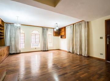 IMG_20260617_025340_000.jpeg · Confortável sobrado para venda em Vila Santo Antônio com 6 quartos, sendo 1 suíte, 236m² - danielebo