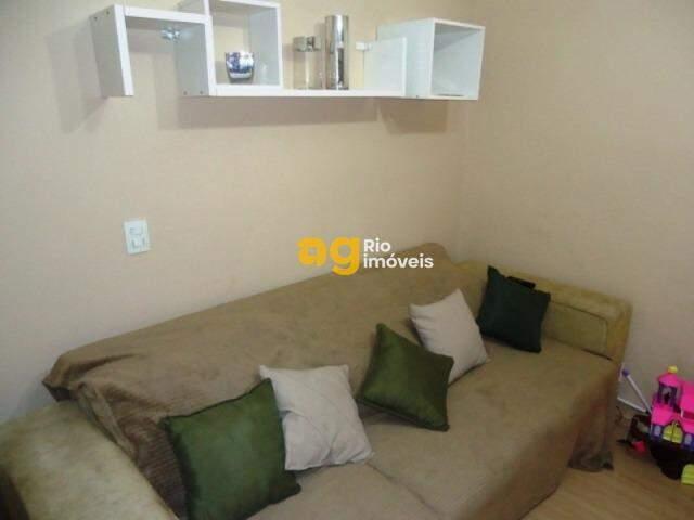 Foto do imóvel - Excelente casa triplex geminada composta por: 1º pavimento: sala, cozinha E garagem; 2º.