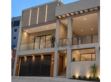 Casa · 170m² · 4 Quartos · 2 Vagas · Casa alto padrão em Vicente Pires