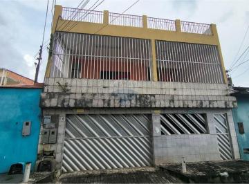 Casa · 307m² · 3 Quartos · 3 Vagas · Casa Duplex com varanda e 3 quartos no Bairro Nova Esperança