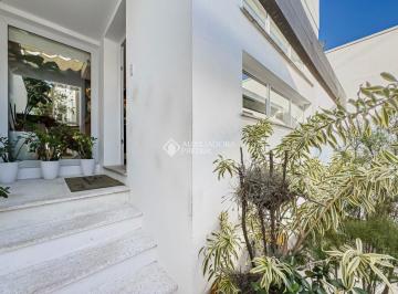 Casa · 250m² · 3 Quartos · 1 Vaga · Sobrado com 3 dormitórios sendo uma suíte, bem localizado e com personalidade e conforto