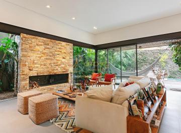 Casa · 350m² · 4 Quartos · 2 Vagas · Casa moderna semi térrea na Vila Inah com 4 suítes, piscina e área gourmet