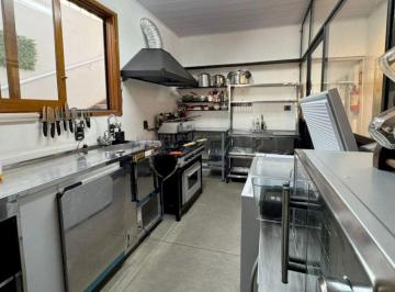 Casa · 250m² · 2 Quartos · Casa comercial para alugar, com 2 banheiros, pronta para montar um bar, com 250m ² na Barra Funda