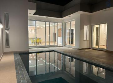 Casa · 241m² · 3 Quartos · 2 Vagas · Casa de Condomínio para venda em Cajuru Do Sul de 240.71m² com 3 Quartos, 3 Suites e 2 Garagens