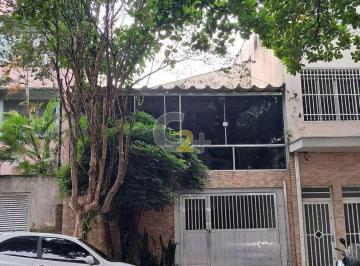 Casa · 200m² · 3 Quartos · 1 Vaga · Casa sobrado para locação na Vila Romana, 3 quartos sendo 1 suíte e 1 vaga