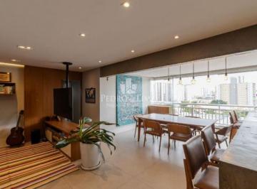Apartamento · 104m² · 3 Quartos · 2 Vagas · Apartamento na Mooca, reformado, 104m², 3 dormitórios sendo 1 suíte, 2 vagas, varanda gourmet.