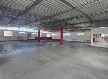 Comercial · 455m² · 5 Vagas · Salão Comercial com 455m² para Alugar no Centro de Dias d'Ávila – Rua Getúlio Vargas