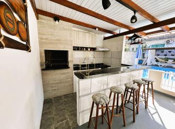 Casa · 153m² · 3 Quartos · 2 Vagas · Casa à venda no bairro Costa e Silva - Joinville/SC, Zona Norte
