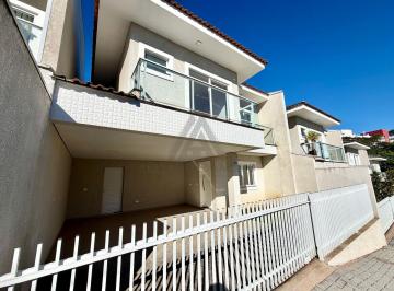 Casa · 145m² · 3 Quartos · 2 Vagas · Sobrado em 3 suítes a venda em Condomínio Fechado