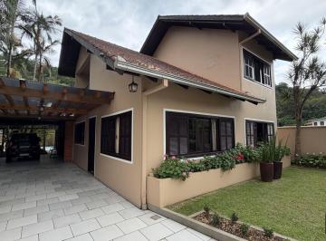 Casa · 212m² · 3 Quartos · 2 Vagas · Casa Averbada com Piscina