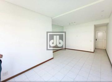 Apartamento · 87m² · 3 Quartos · 1 Vaga · Flamengo, vazio, rua transversal, junto ao metrô. Três dormitórios, sendo um suí