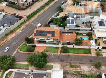 Casa de esquina com grande visibilidade na frente · Sobrado Comercial na Chácara Cachoeira | Clínica