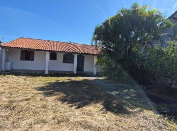e44f3a62d0d863cdffb451ba952d955c8d6003aa · Casa em lote inteiro no Ribamar em Peruíbe/SP.