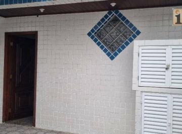 07a71af9c5515be0caa75379af606b66a292b58e · Sobreposta Alta com 3 dormitórios sendo 1 suíte, sala ampla, cozinha com armários, wc de serviço, 2 