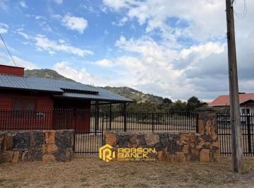 25211834_4.jpg · Casa aconchegante com ótimo espaço de terreno
