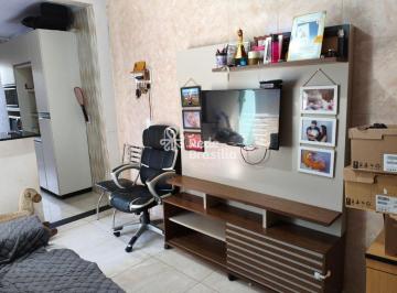 Casa · 140m² · 3 Quartos · AR 12- VENDE-SE DUAS CASA NO LOTE