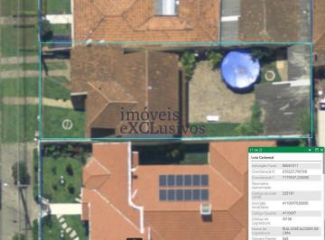 Casa · 209m² · 3 Quartos · 8 Vagas · Casa ampla com 3 quartos e excelente espaço externo no Novo Mundo
