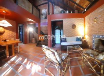 pgfliq2owy0otm4mjq4njhm_md · Casa geminada estilo duplex localizada norte da ilha próximo a praia.