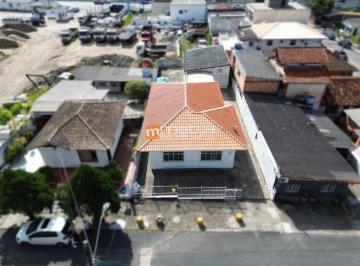 qvckji2owy0ytmynjuxmdkx_md · Casa de 92m³ em uma área de 360m², no bairro Itacorubi, Florianópolis/SC