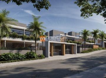 pa1rx42owy0ogi2mdhmzdyx_md · Casa à Venda em Cacupé, Florianópolis - SC
