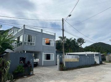 lxpyl1s2owy0yty1mzc2oge0_md · Casa à Venda em Cacupé, Florianópolis - SC