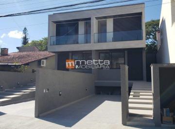 mkois902owy0ytnjymm1odqy_md · Casa com 3 dormitórios sendo 1 suíte no Canto da Lagoa, Florianópolis/SC.