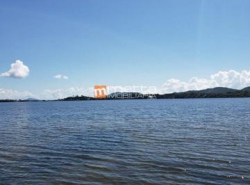 96w8xsu2owy0ytnkzdnmnmu3_md · Casa com 3 dormitórios sendo 1 suíte no Canto da Lagoa, Florianópolis/SC.